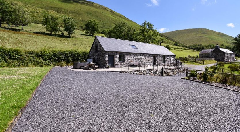 Photo of 4 Bed in Dinas Mawddwy