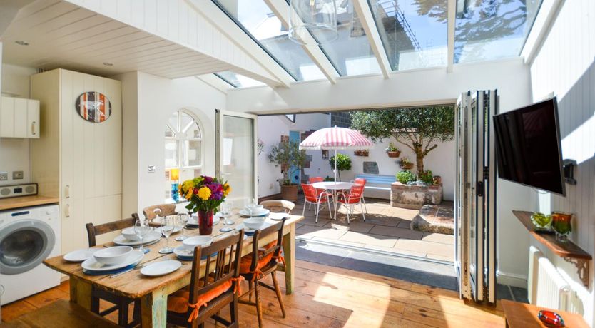 Photo of 5 Bed in St. Ives