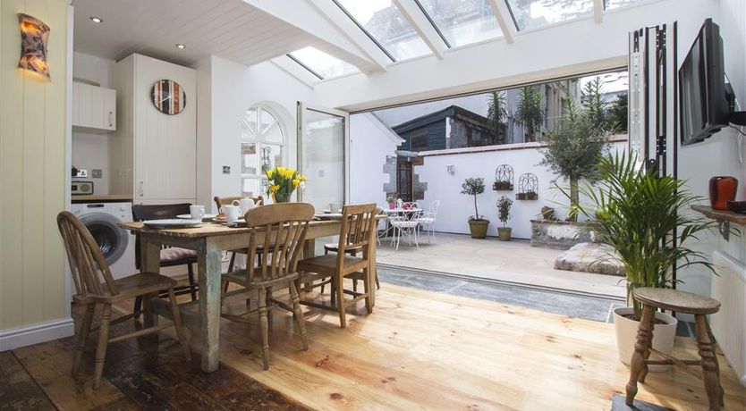 Photo of 5 Bed in St. Ives
