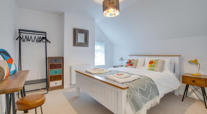 Photo of 2 Bed in Bethesda