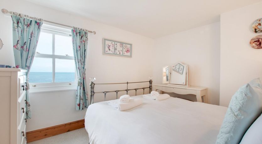 Photo of 2 Bed in Sandsend