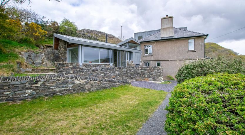 Photo of 4 Bed in Barmouth