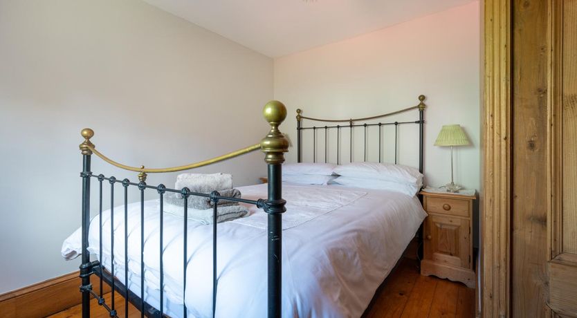 Photo of 6 Bed in Tenby