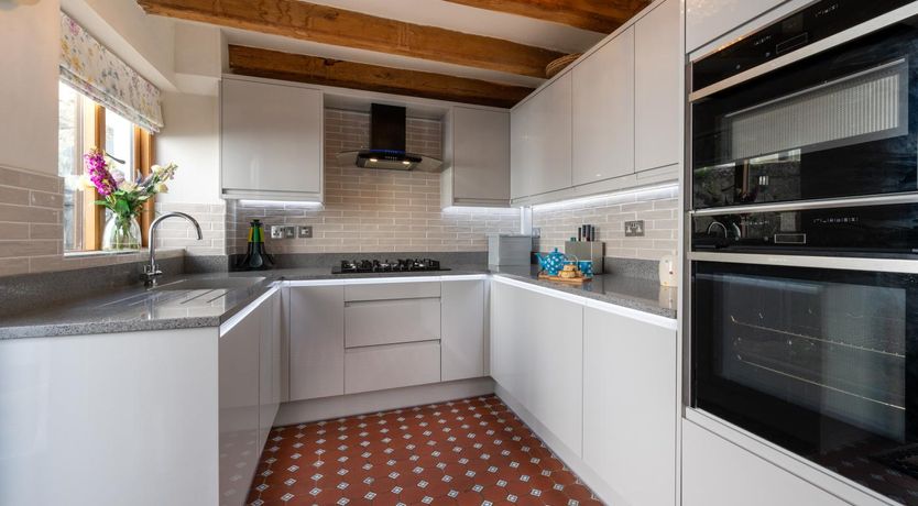 Photo of 6 Bed in Tenby