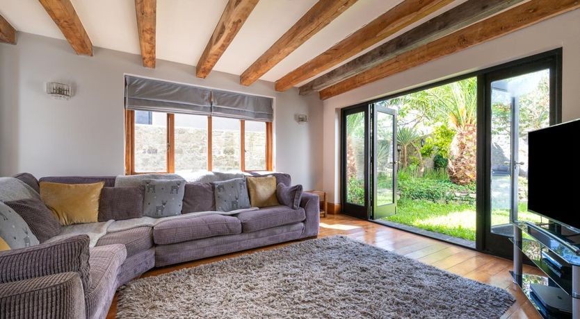 Photo of 6 Bed in Tenby