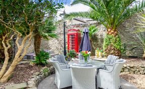 Photo of 6 Bed in Tenby