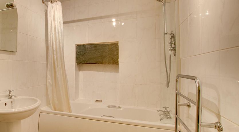 Photo of 2 Bed in Chapel Stile
