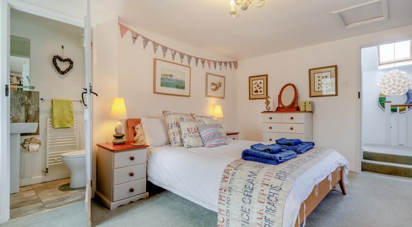 Photo of 3 Bed in Portesham