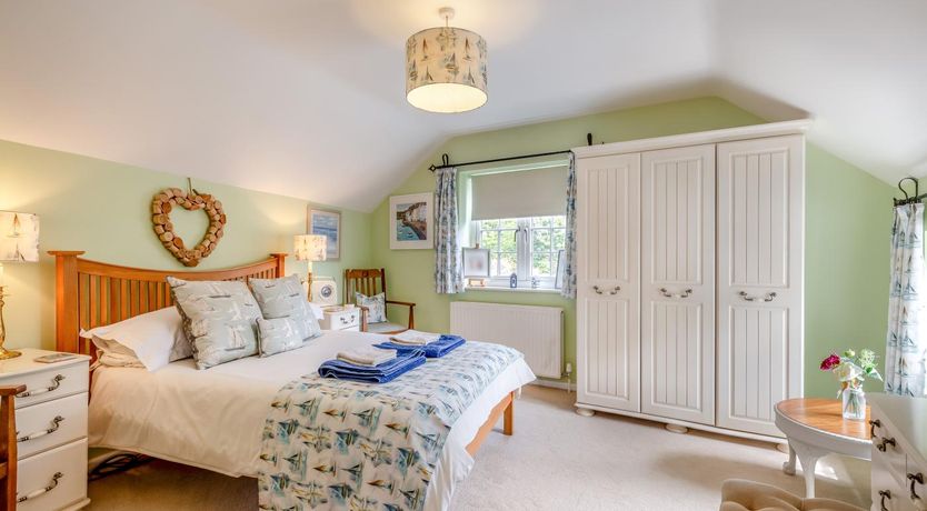 Photo of 3 Bed in Portesham