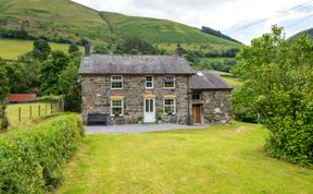 Photo of 2 Bed in Dinas Mawddwy