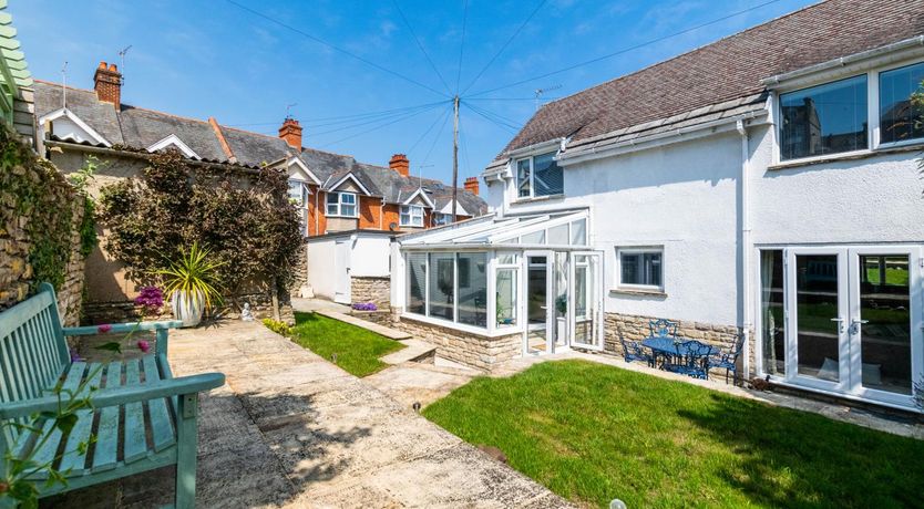 Photo of 2 Bed in Swanage