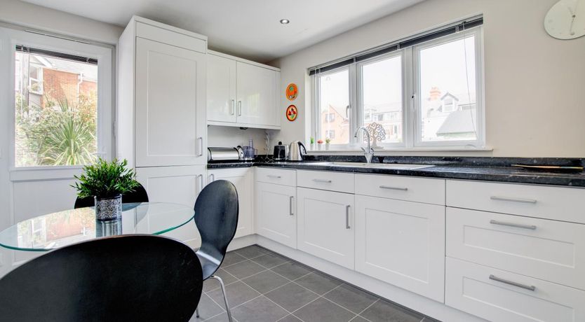 Photo of 2 Bed in Swanage