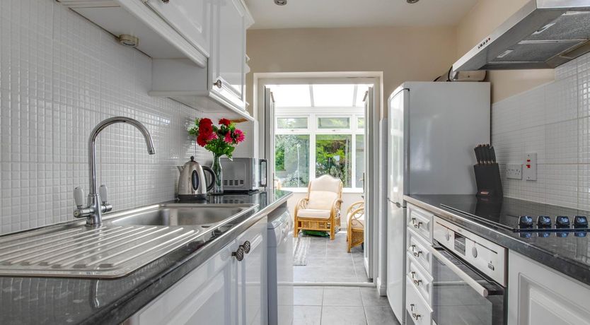 Photo of 3 Bed in St. Merryn