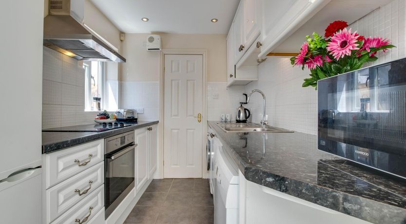 Photo of 3 Bed in St. Merryn
