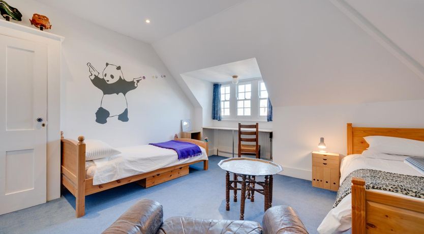 Photo of 5 Bed in Canterbury