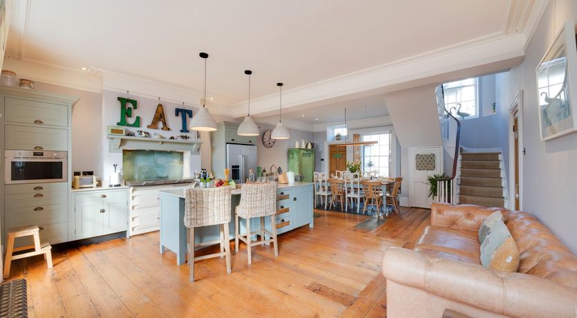 Photo of 5 Bed in Braunton