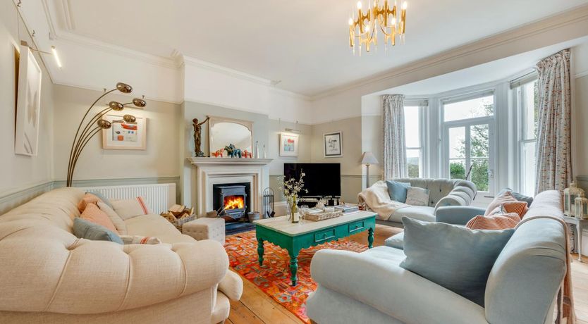 Photo of 5 Bed in Braunton