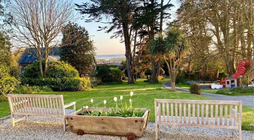 Photo of 5 Bed in Braunton