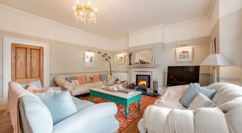 Photo of 5 Bed in Braunton