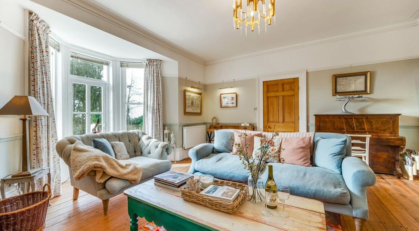 Photo of 5 Bed in Braunton