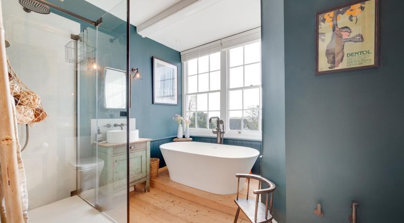 Photo of 5 Bed in Braunton