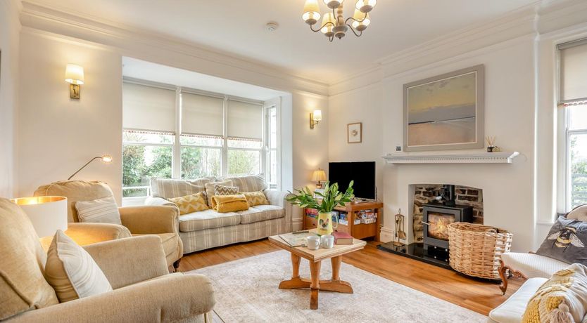 Photo of 4 Bed in Appledore