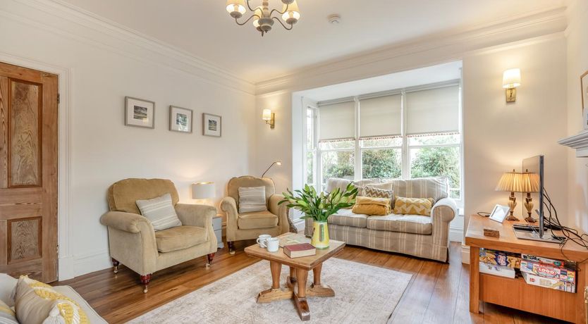 Photo of 4 Bed in Appledore