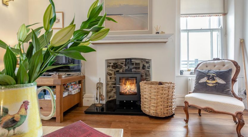 Photo of 4 Bed in Appledore