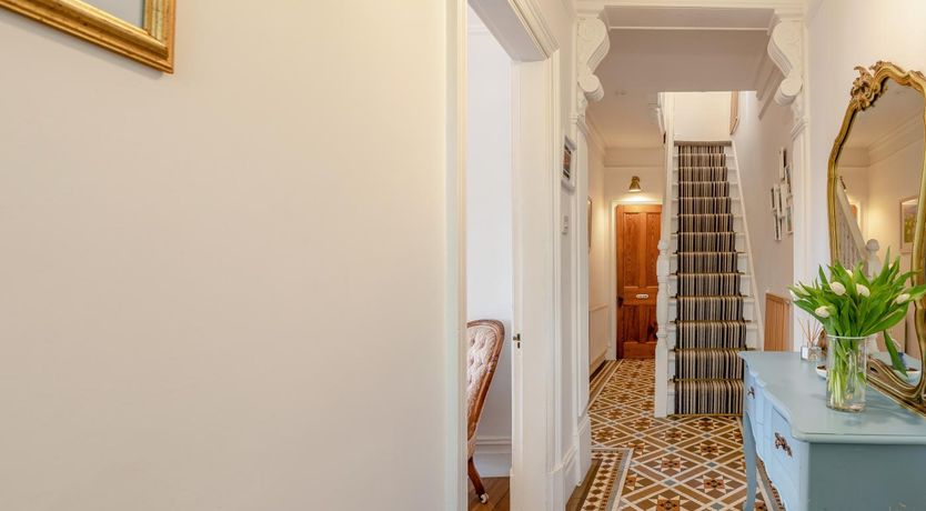 Photo of 4 Bed in Appledore