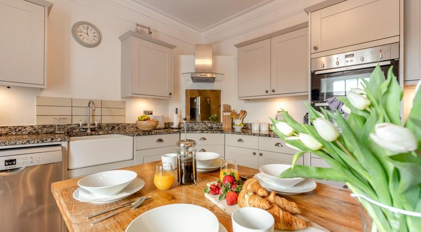 Photo of 4 Bed in Appledore