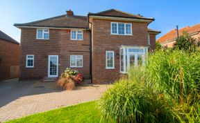 Photo of 5 Bed in Mundesley