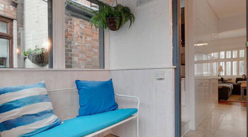 Photo of 2 Bed in Holt