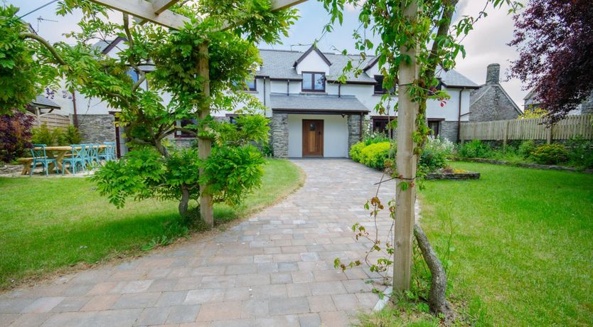 Photo of 4 Bed in West Down