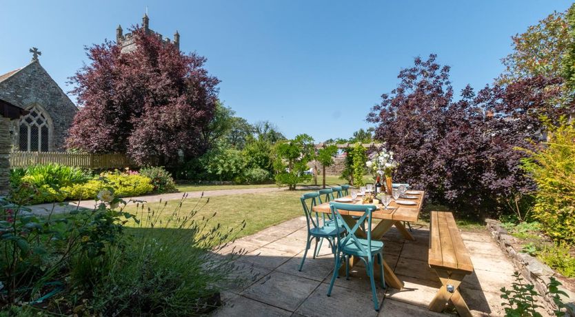 Photo of 4 Bed in West Down