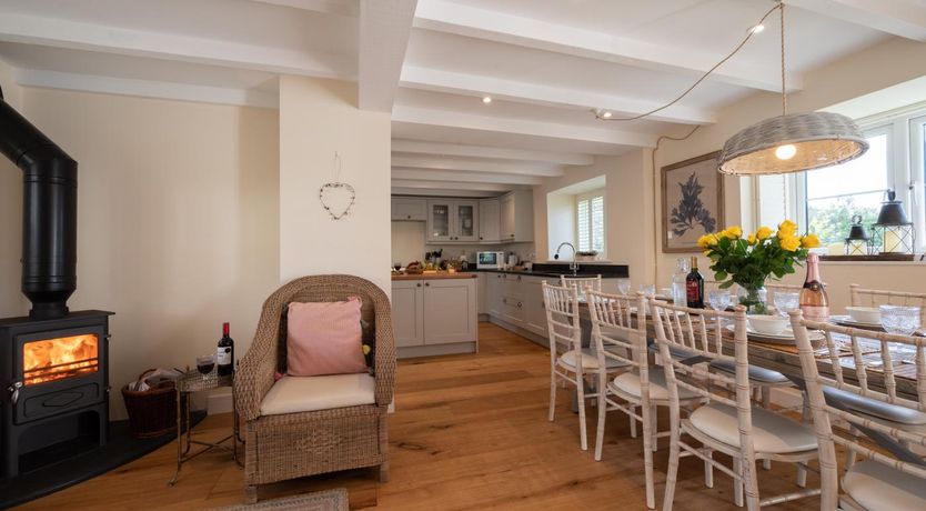Photo of 4 Bed in West Down