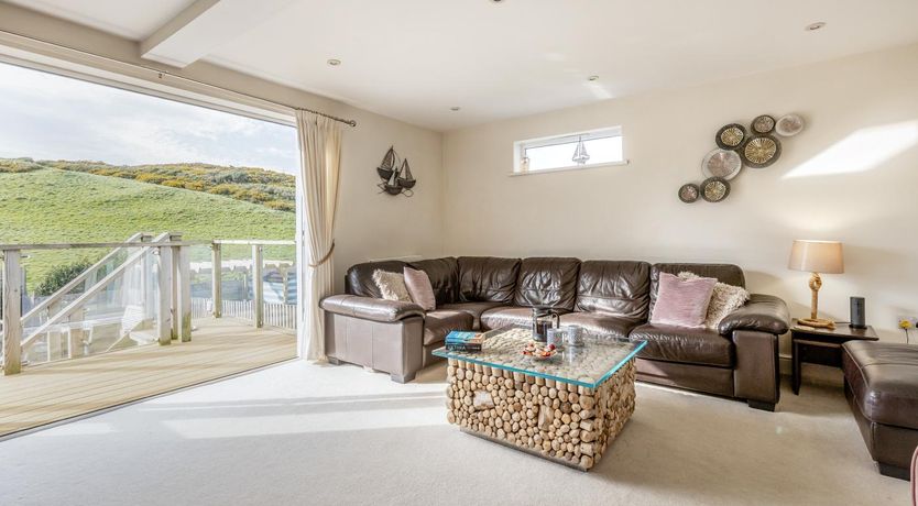 Photo of 4 Bed in Mortehoe