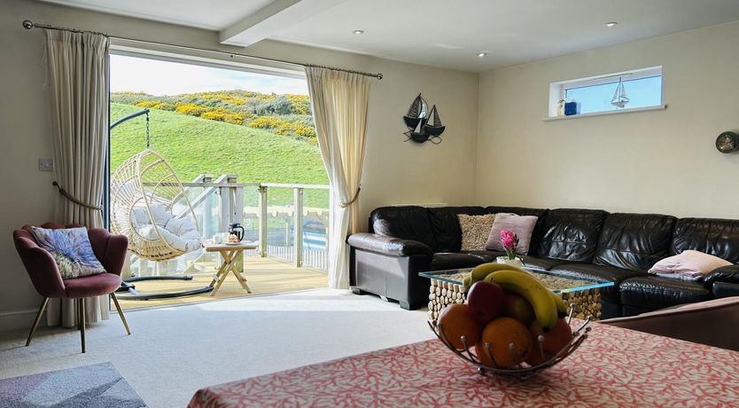 Photo of 4 Bed in Mortehoe