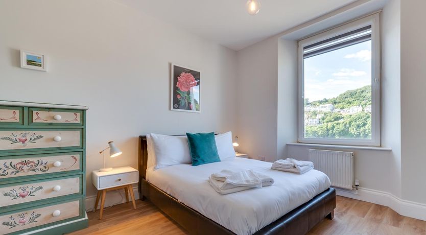 Photo of 1 Bed in Looe