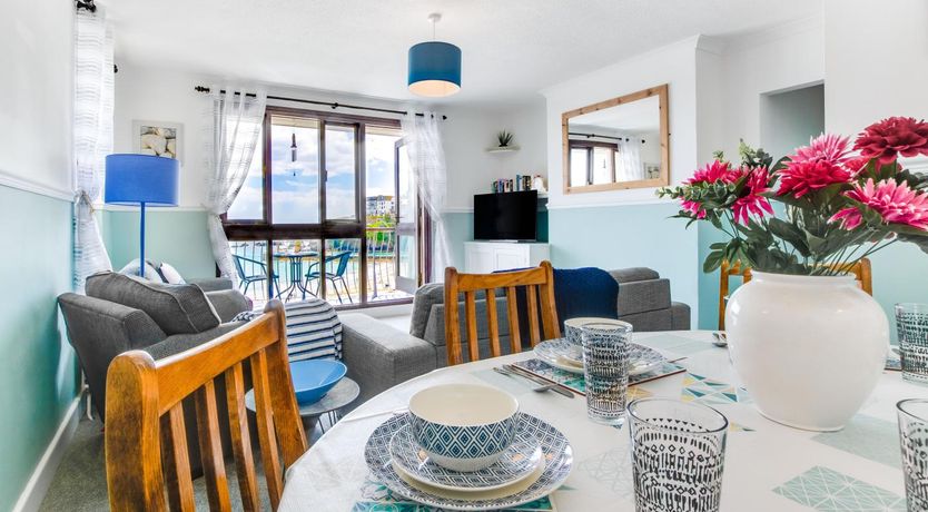Photo of 3 Bed in Looe