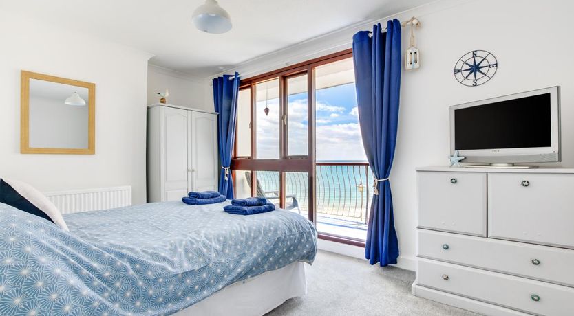Photo of 3 Bed in Looe