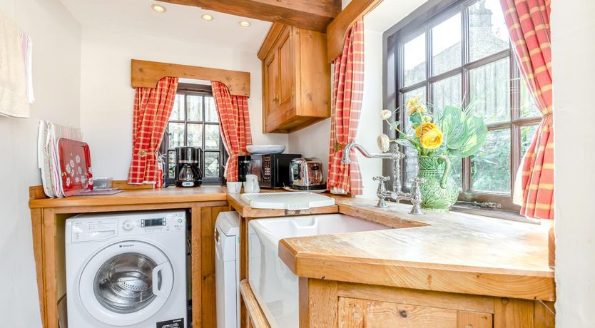 Photo of 2 Bed in Hope Valley