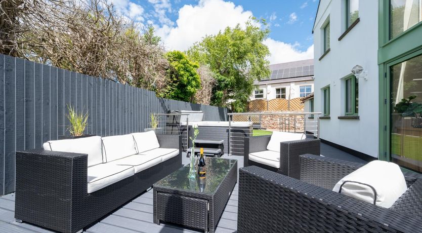 Photo of 3 Bed in Reynoldston