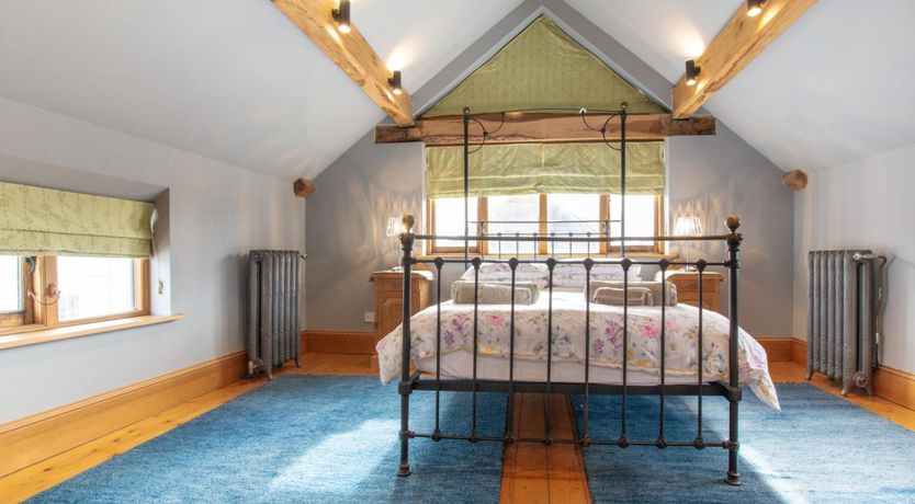 Photo of 2 Bed in Tenby