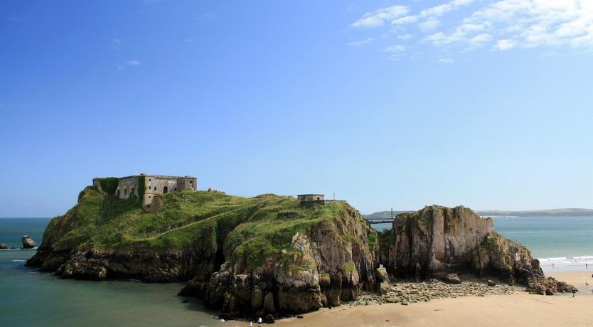 Photo of 2 Bed in Tenby