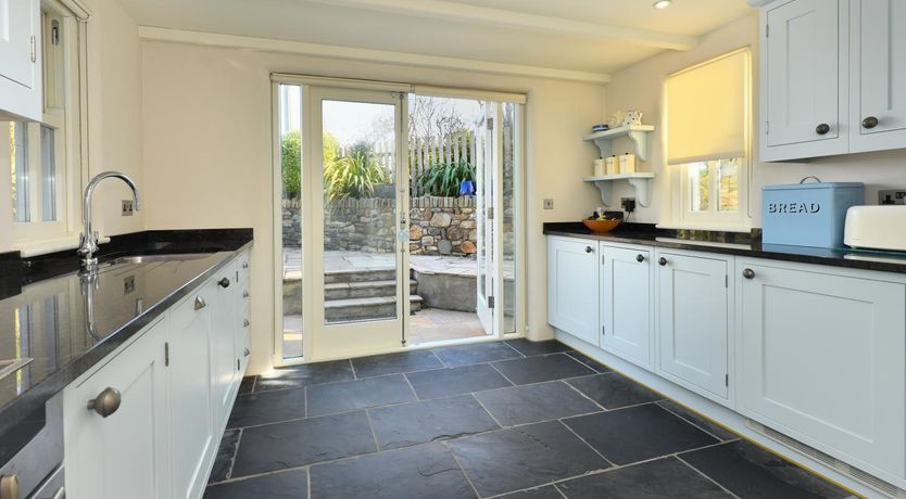 Photo of 4 Bed in Bwlchtocyn