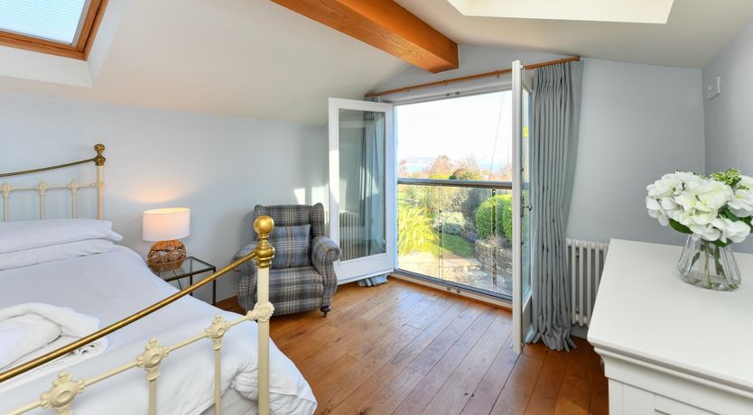 Photo of 4 Bed in Bwlchtocyn