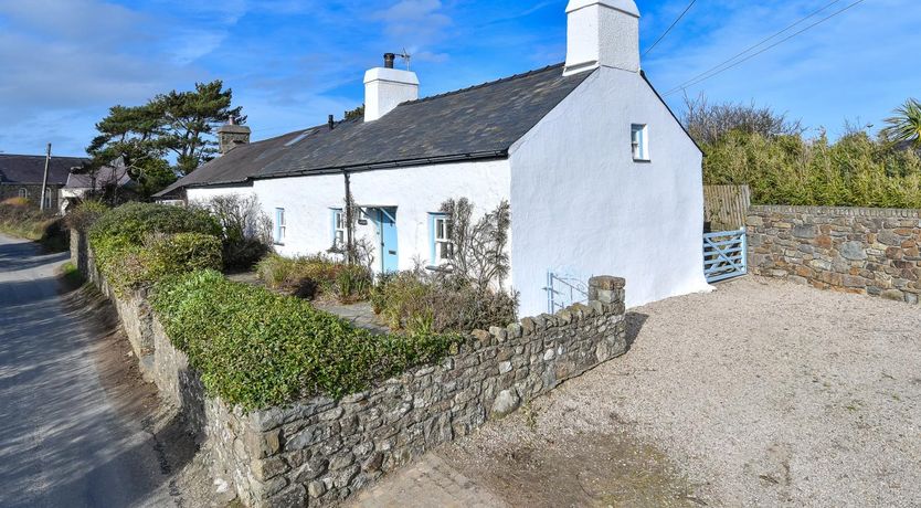 Photo of 4 Bed in Bwlchtocyn