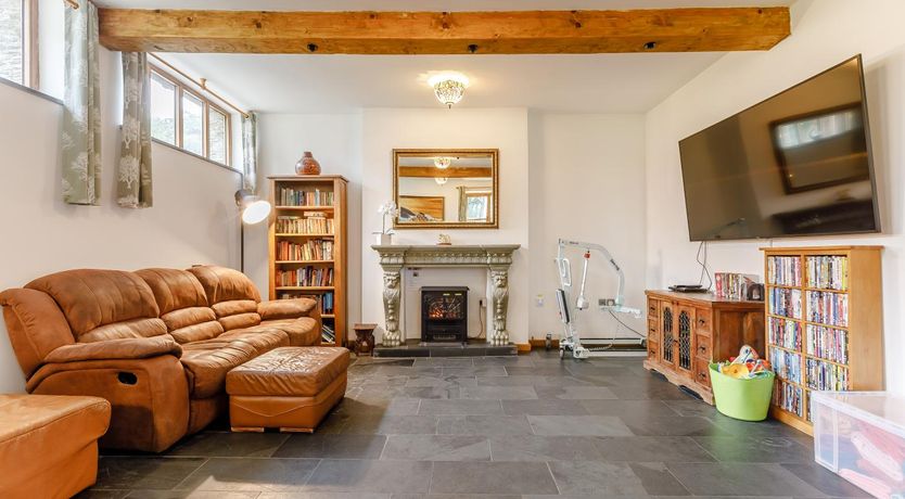 Photo of 6 Bed in Ilfracombe