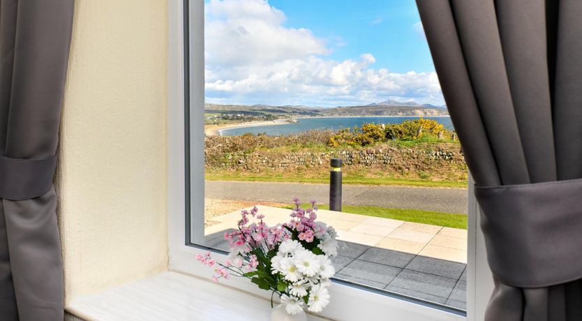 Photo of 4 Bed in Bwlchtocyn