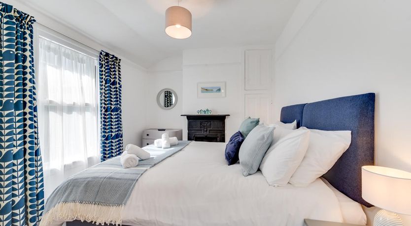 Photo of 2 Bed in Dartmouth